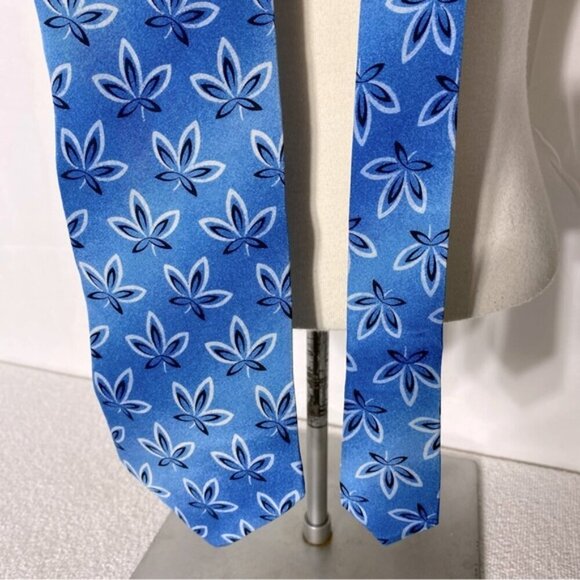 Vintage Boss Hugo Boss Blue Floral Print 100% Silk Tie - Picture 9 of 9